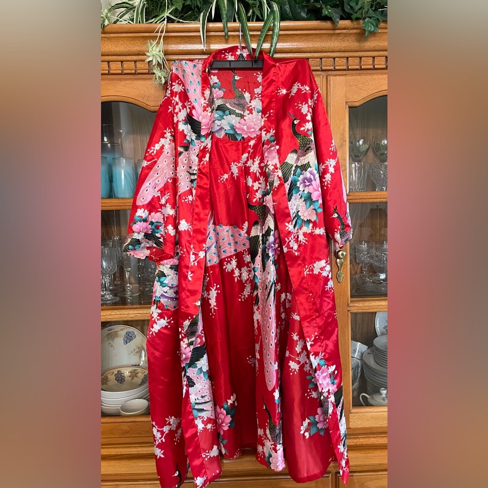 Silk Dynasty Chinese Red Robe/Kimona and sexy nighty Size:2X Like New